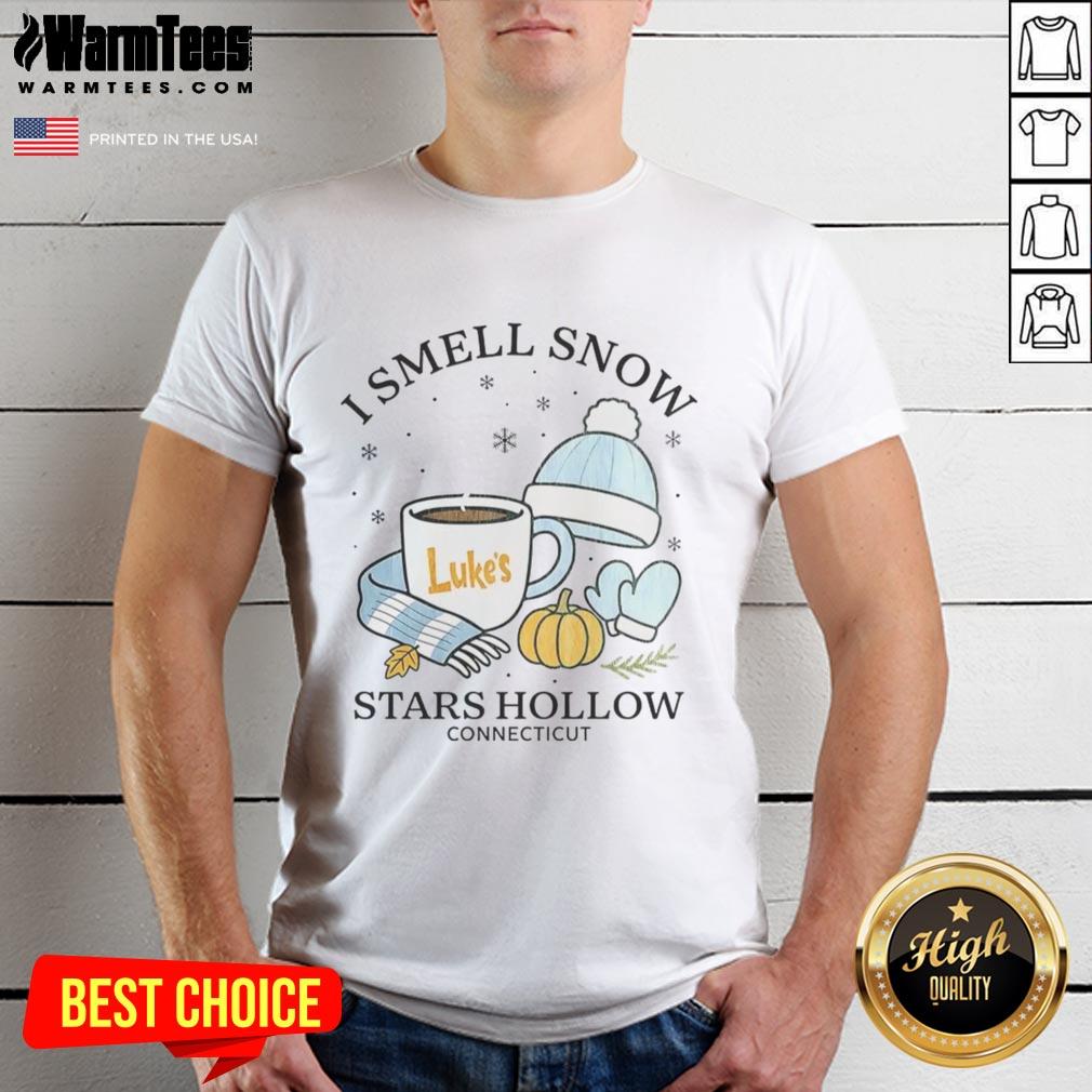 Awesome I Smell Snow Stars Hollow Connecticut Christmas T-Shirt