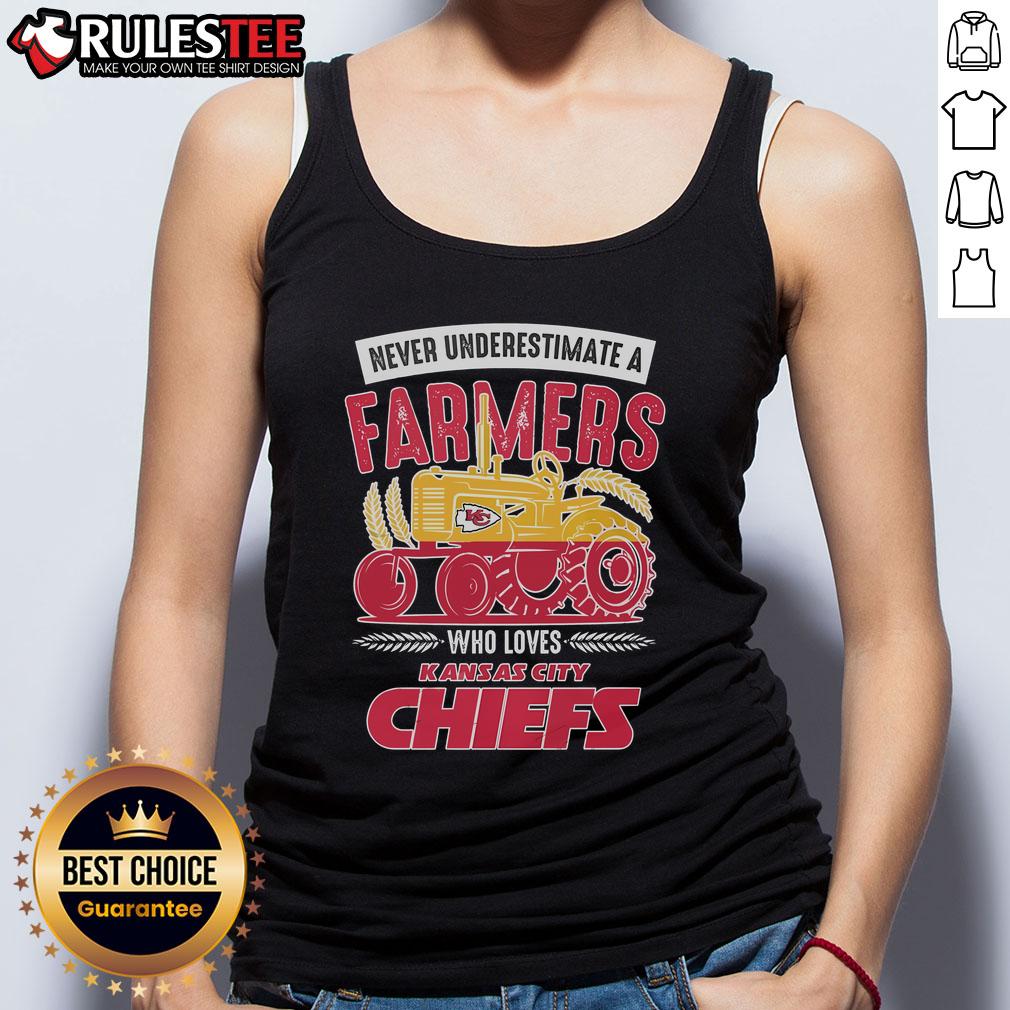 Awesome Never Underestimate A Farmers Who Loves Kansas City Chiefs T-Shirt - Image 4