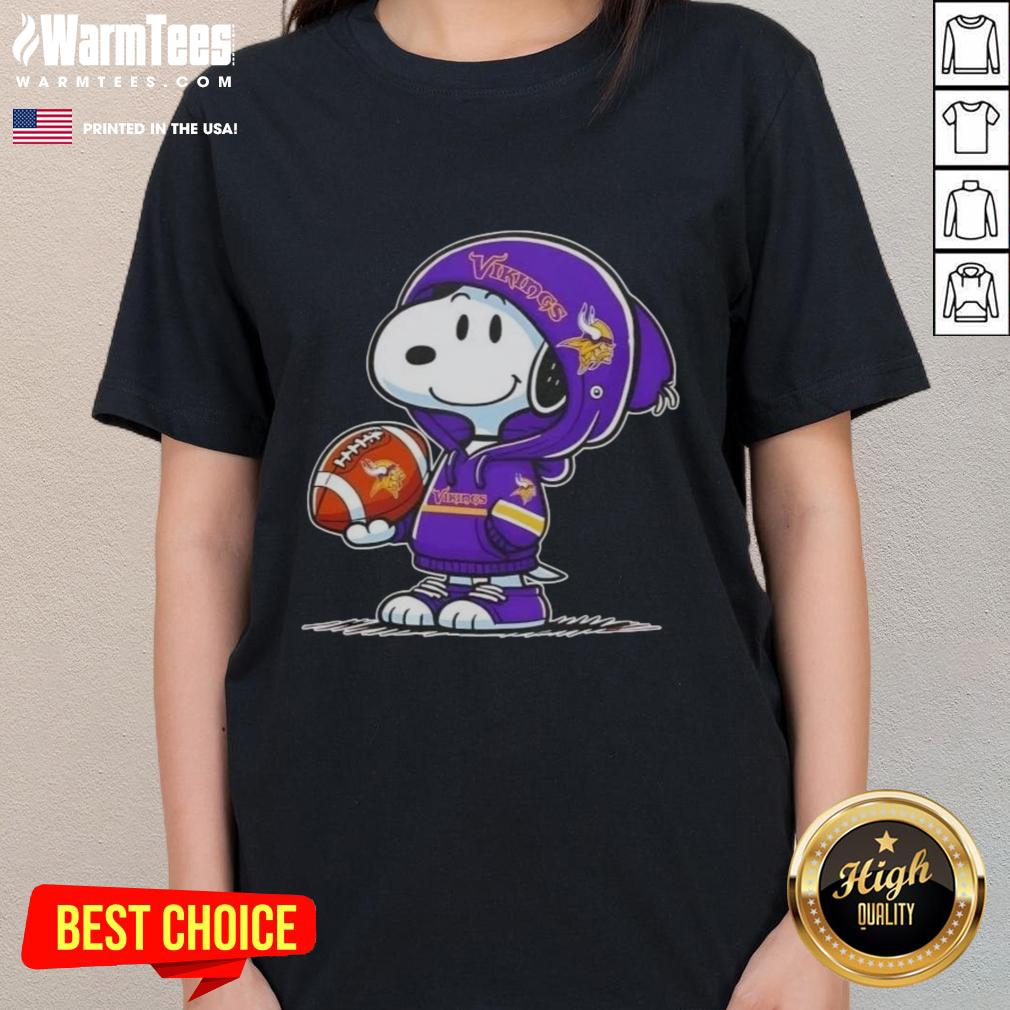 Awesome Peanuts Snoopy Wearing Hoodie Minnesota Vikings And Smiling At Fans T-Shirt - Image 3