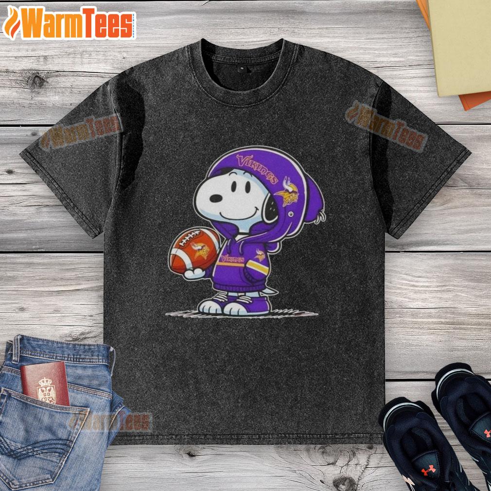 Awesome Peanuts Snoopy Wearing Hoodie Minnesota Vikings And Smiling At Fans T-Shirt - Image 6