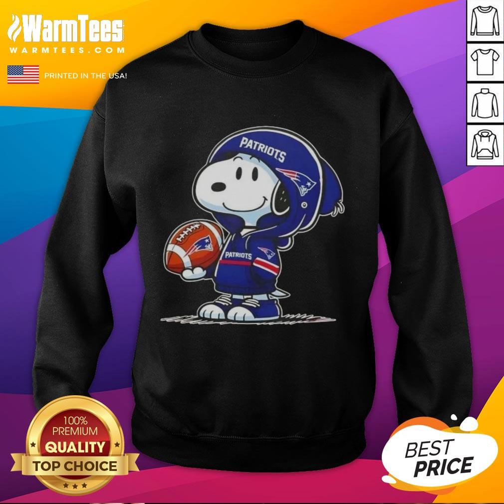 Awesome Peanuts Snoopy Wearing Hoodie New England Patriots And Smiling At Fans T-Shirt - Image 5