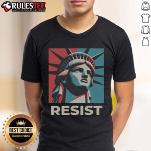 Awesome Retro Vintage Resist Statue Of Liberty T-Shirt