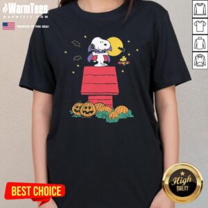 Alternative view of Awesome Snoopy And Woodstock Vampire Halloween T-Shirt