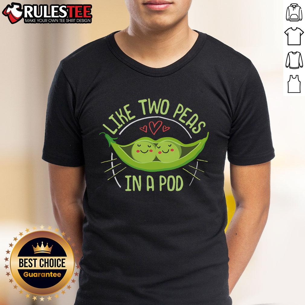 Cute Pea Pod Like Two Peas In A Pod Idiom T-Shirt