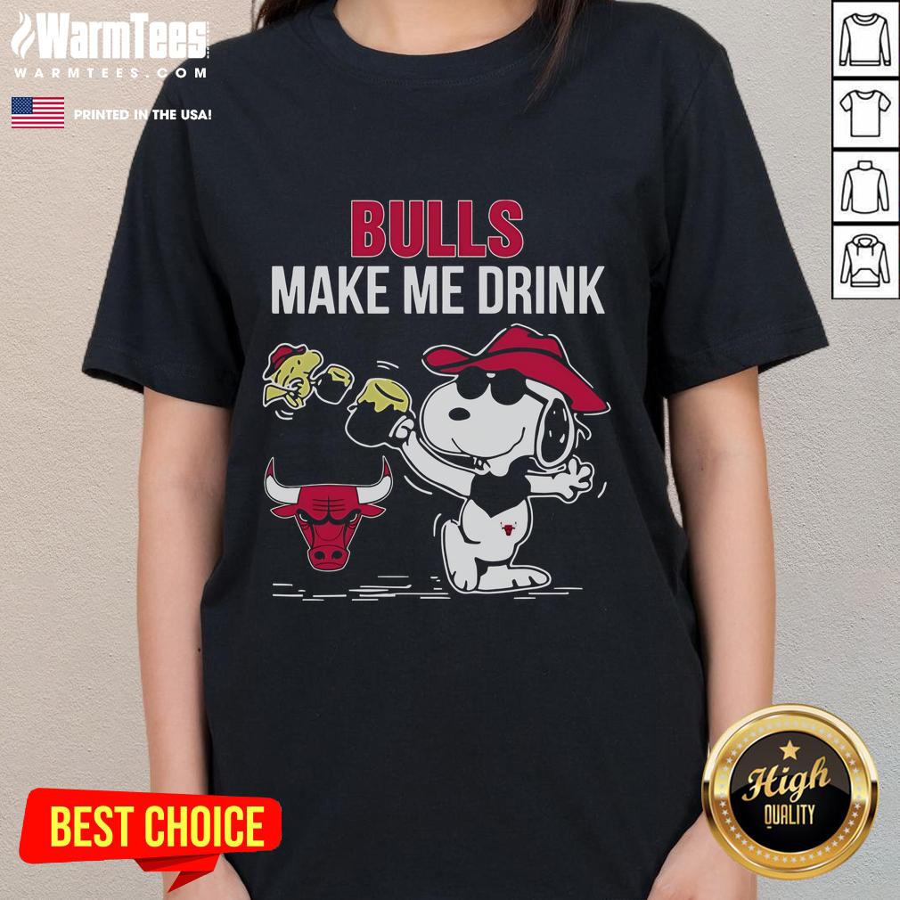 Cute Snoopy And Woodstock Chicago Bulls Make Me Drink T-Shirt - Image 3