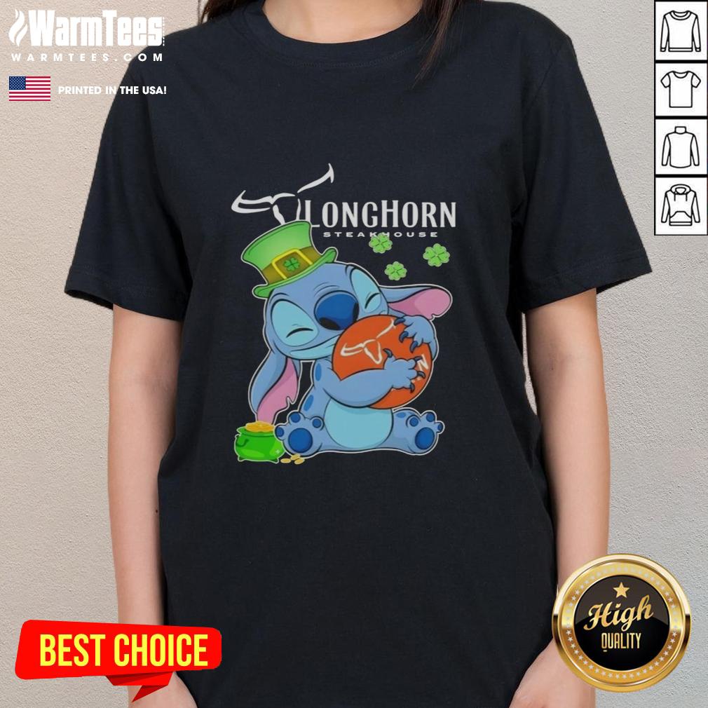 Cute Stitch Hug The Texas Longhorn Steakhouse Logo Happy Patrick's Day T-Shirt - Image 3
