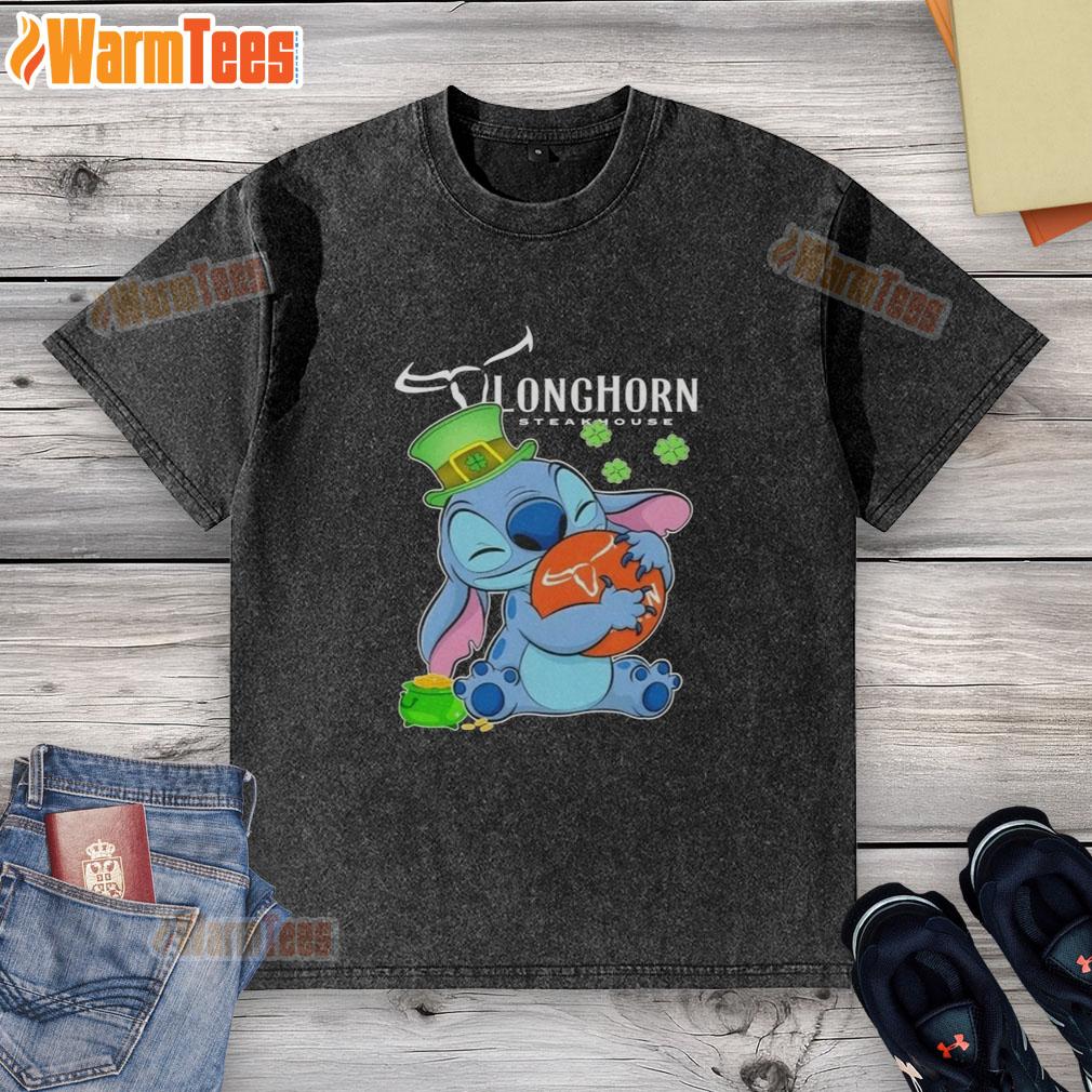 Cute Stitch Hug The Texas Longhorn Steakhouse Logo Happy Patrick's Day T-Shirt - Image 6
