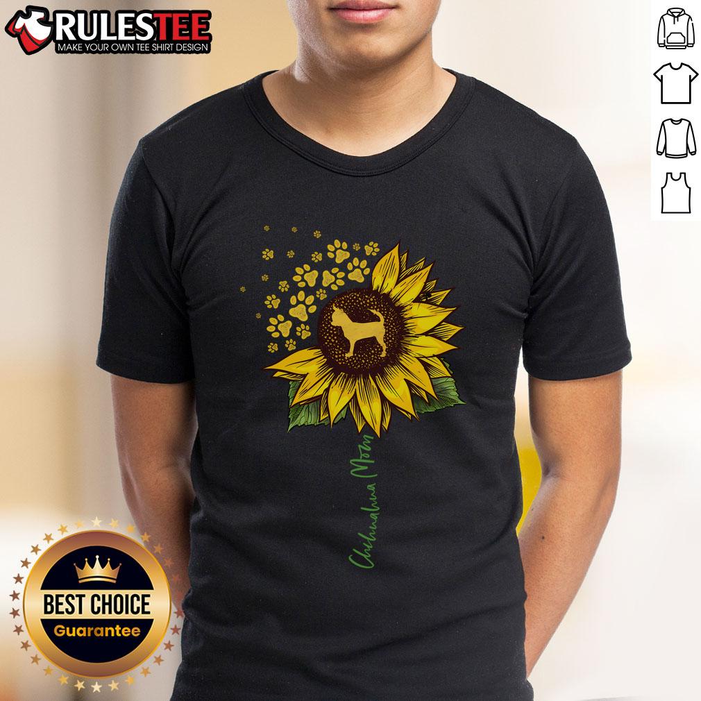 Funny Chihuahua Mom Sunflower Chihuahua Lover T-Shirt