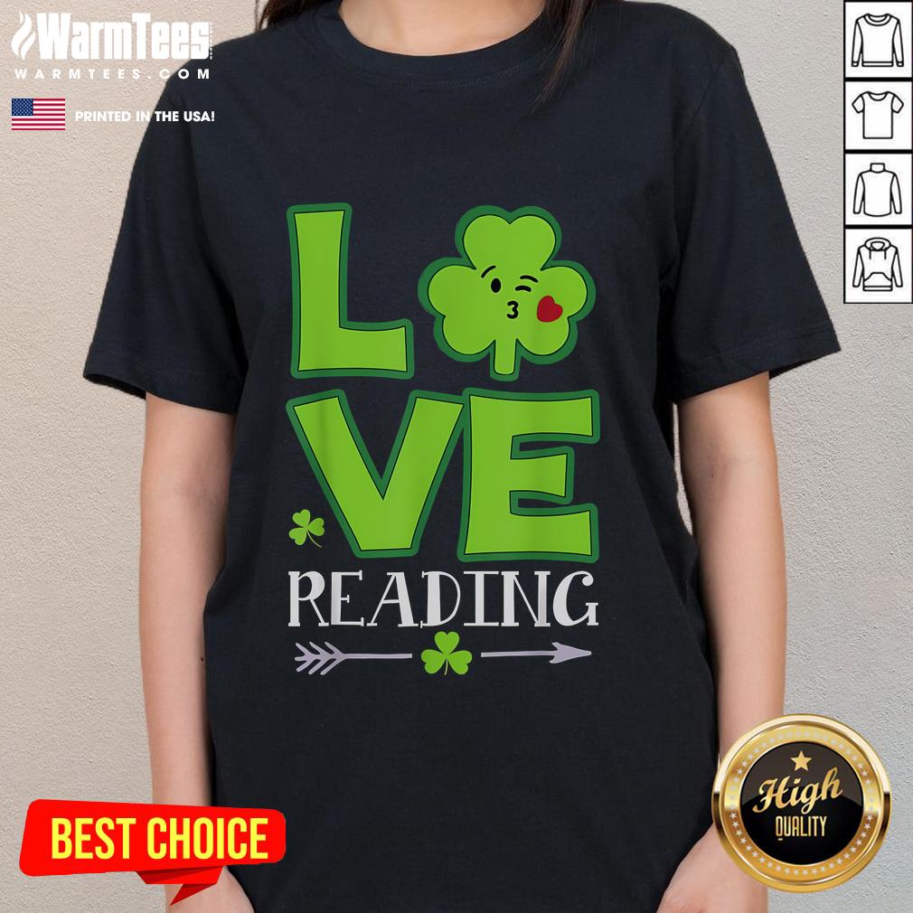 Funny Love Shamrock Reading Teacher St Patrick's Day T-Shirt - Image 3