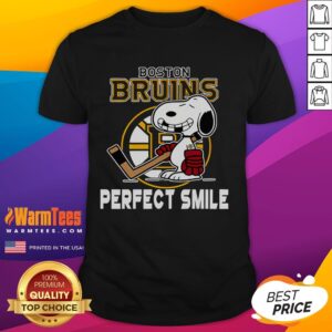 Good NHL Boston Bruins Snoopy Perfect Smile The Peanuts Movie Hockey T-Shirt