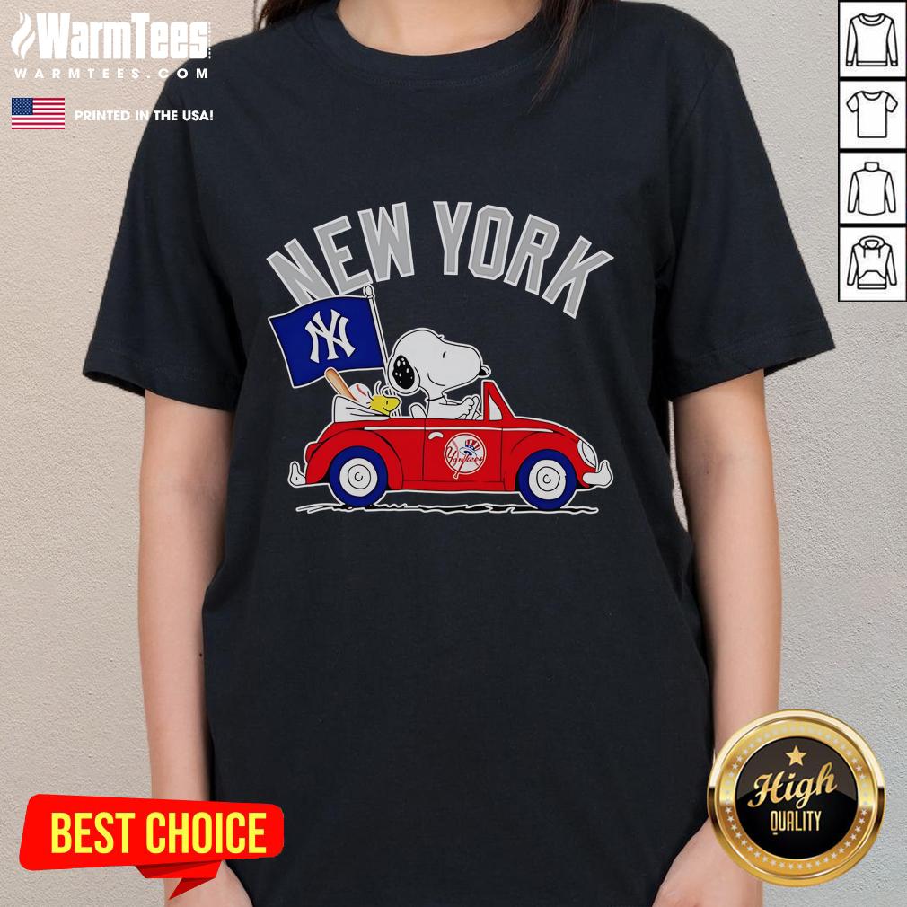 Good Snoopy And Woodstock Driving Car New York Yankees T-Shirt - Image 3