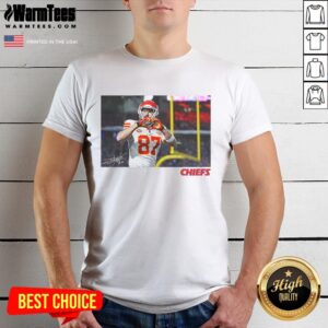 Hot Travis Kelce Kansas City Chiefs Heart Signature T-Shirt