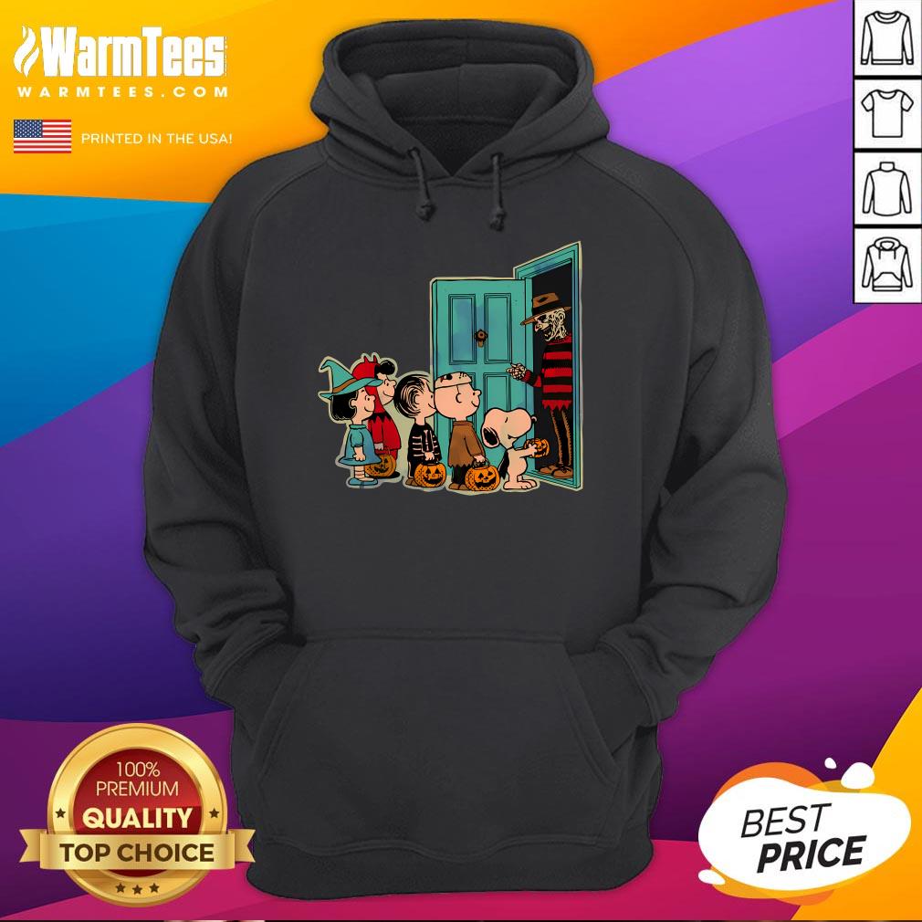 Hot Treats Or Nightmares Peanuts Snoopy Freddy Krueger Halloween T-Shirt - Image 3