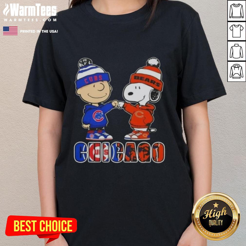 Nice Charlie Brown Fist Bump Snoopy Chicago City Sports Cubs X Bears T-Shirt - Image 3