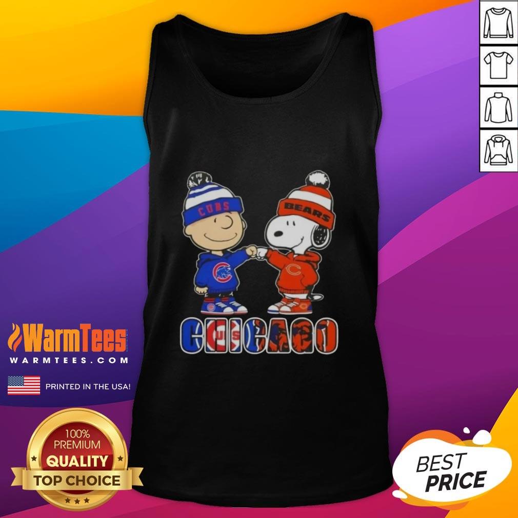Nice Charlie Brown Fist Bump Snoopy Chicago City Sports Cubs X Bears T-Shirt - Image 4