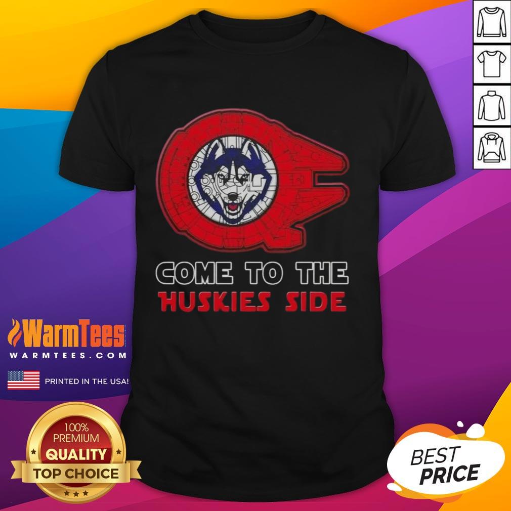 Nice Star Wars Come To The Connecticut Huskies Side T-Shirt