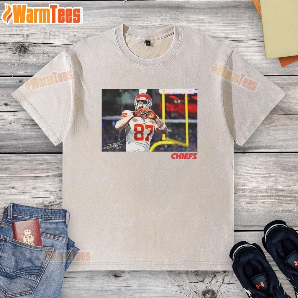 Nice Travis Kelce Kansas City Chiefs Football Heart Signature T-Shirt - Image 6