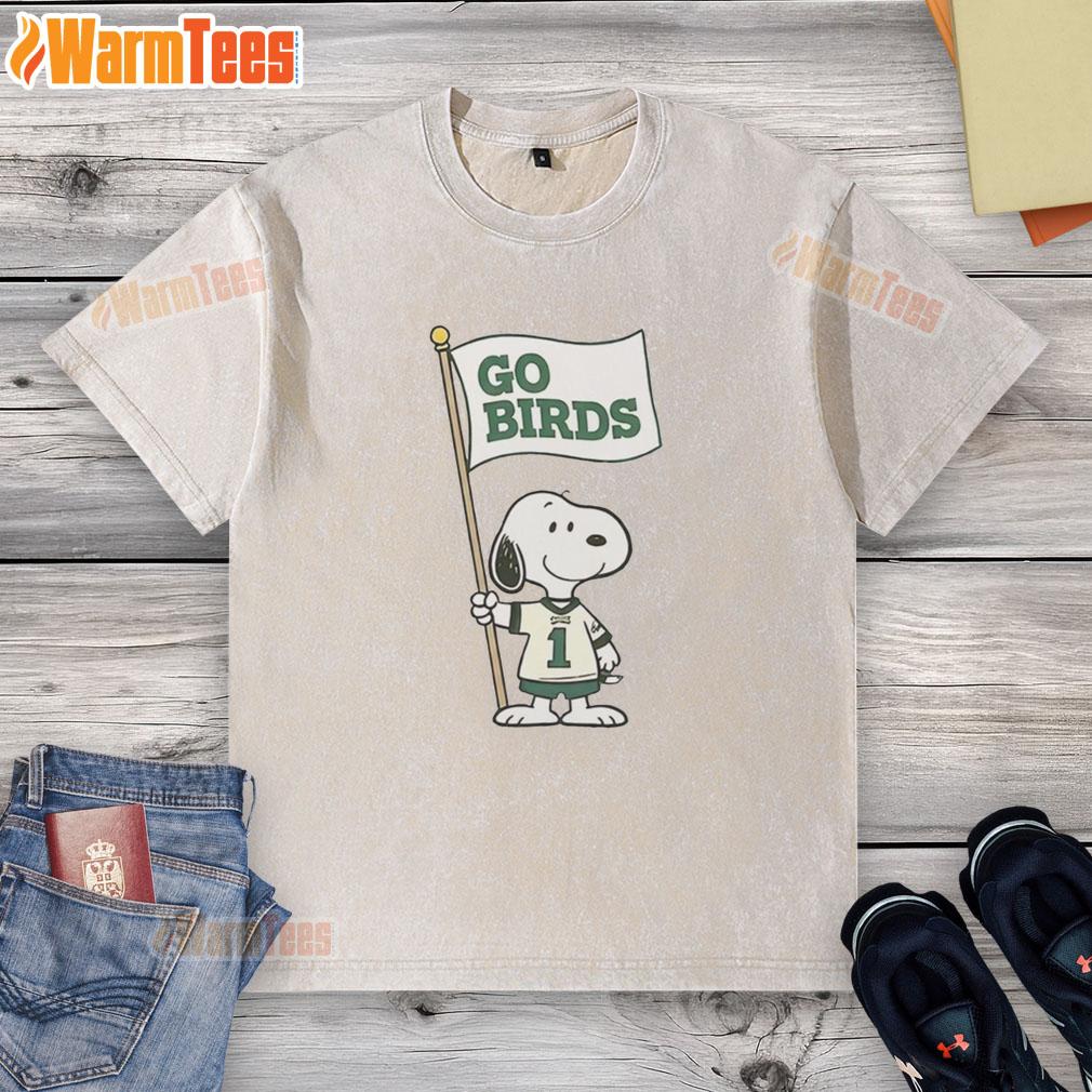 Official Snoopy X Philadelphia Eagles Football Go Birds Flag Retro T-Shirt - Image 6