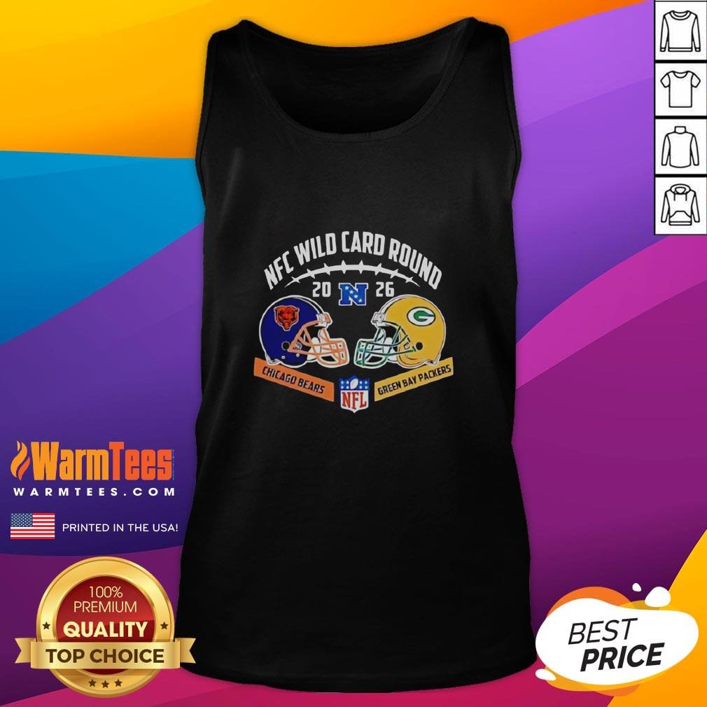 Premium Chicago Bears Vs Green Bay Packers Nfc Wild Card Game Helmet Matchup T-Shirt - Image 4
