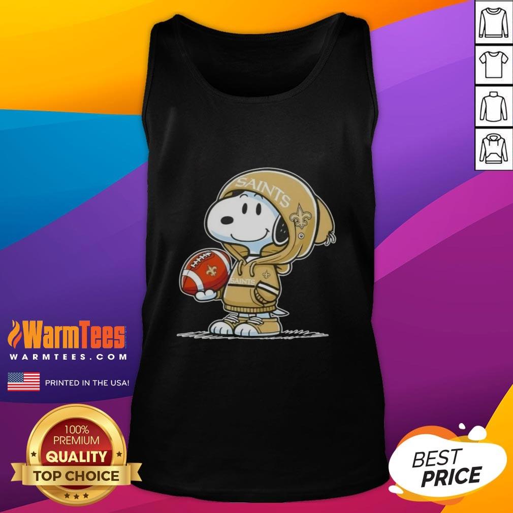 Pretty Peanuts Snoopy Wearing Hoodie New Orleans Saints And Smilling At Fans T-Shirt - Image 4