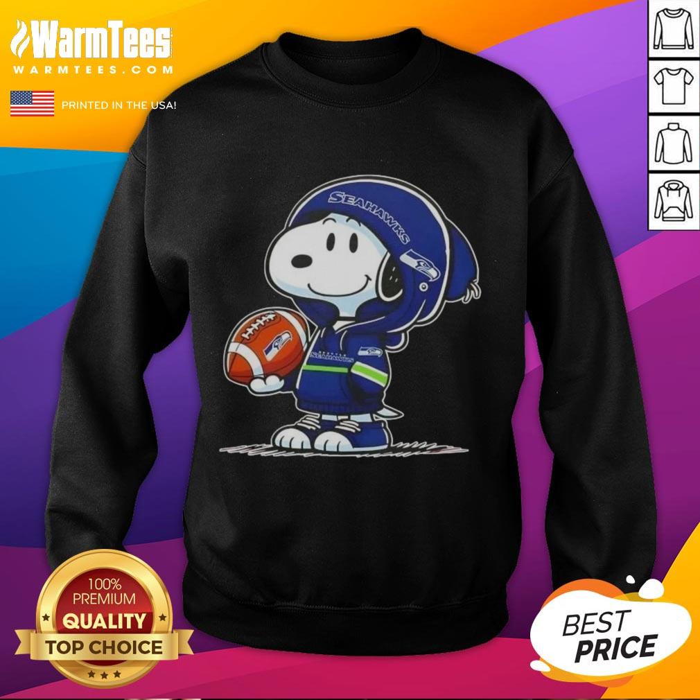 Pretty Peanuts Snoopy Wearing Hoodie Seattle Seahawks And Smilling At Fans T-Shirt - Image 5