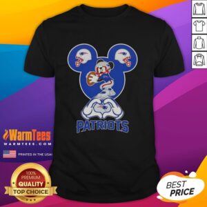 Top Mickey Hands Heart Love New England Patriots Football T-Shirt