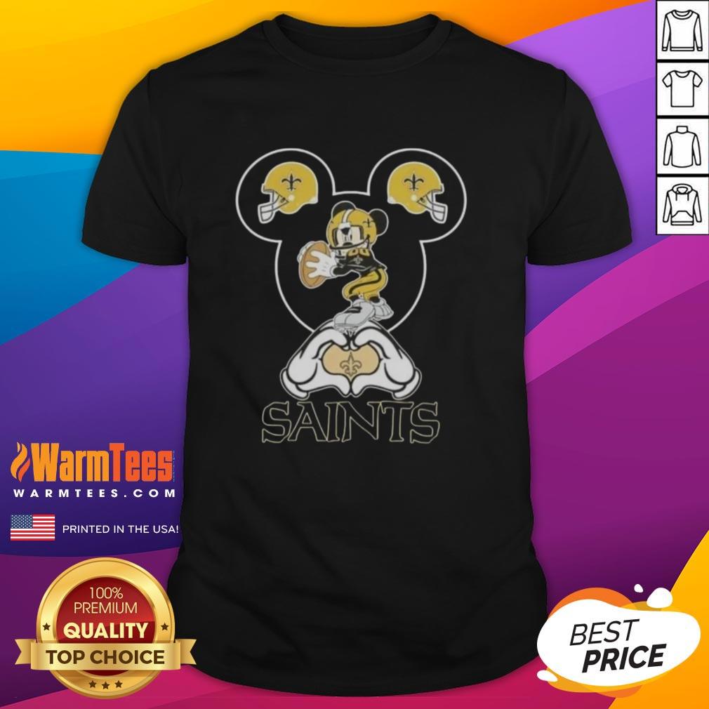 Top Mickey Hands Heart Love New Orleans Saints Football T-Shirt