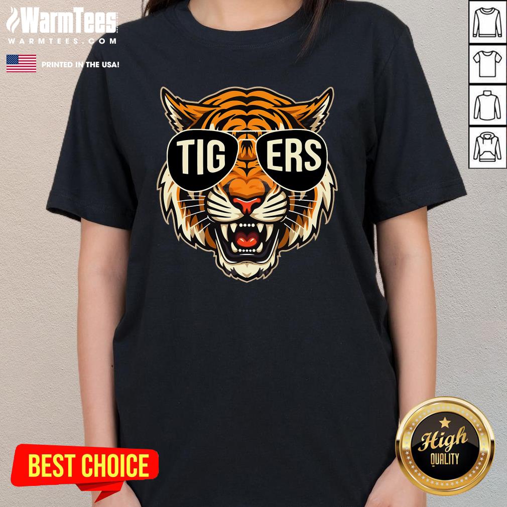Top Tigers Vintage Sports Name Design T-Shirt - Image 2