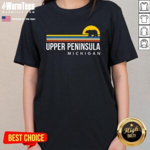 Alternative view of Top Upper Peninsula Michigan Mi Bear Vintage Retro Souvenirs T-Shirt