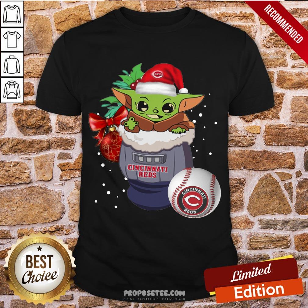 Awesome Cincinnati Reds Christmas Baby Yoda Star Wars Funny Happy Mlb Shirt