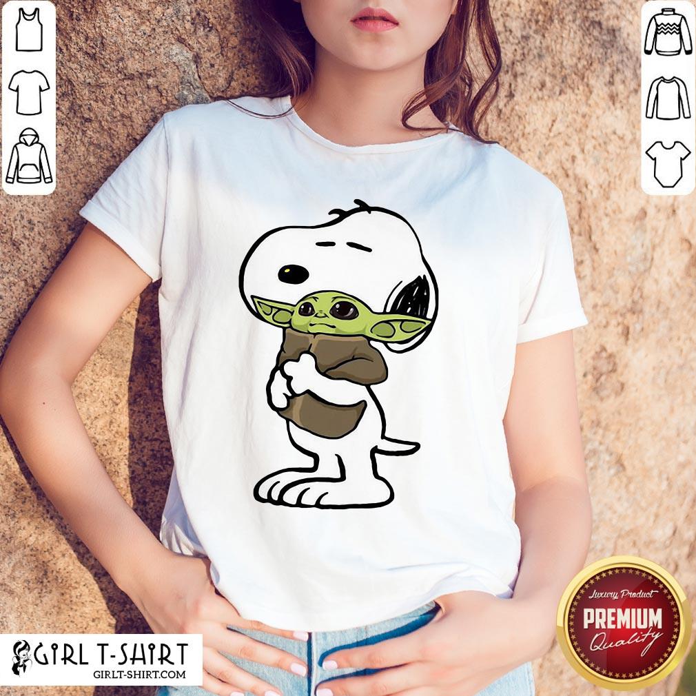 Awesome Snoopy Hugged Baby Yoda Tightly Shirt