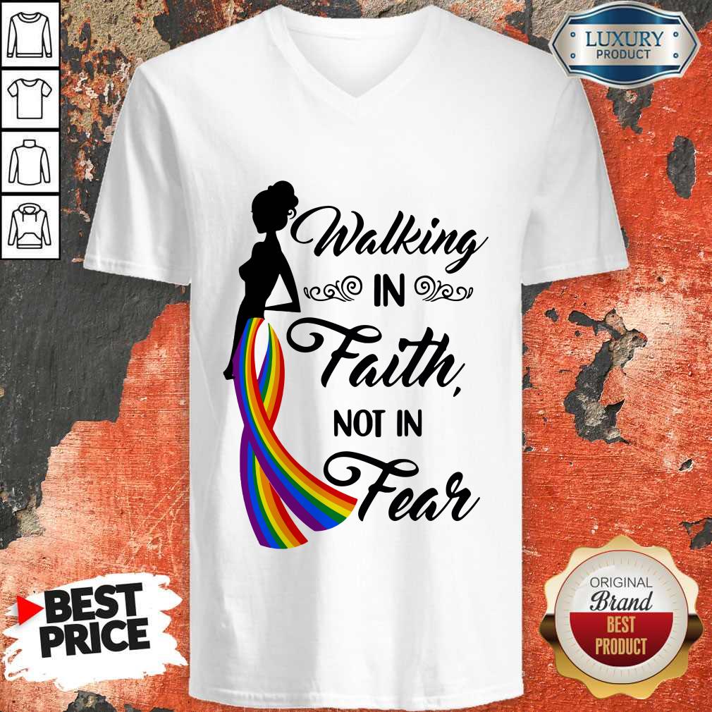 Awesome Walking In The Faith Not In Fear Rainbow Cancer Awareness Shirt