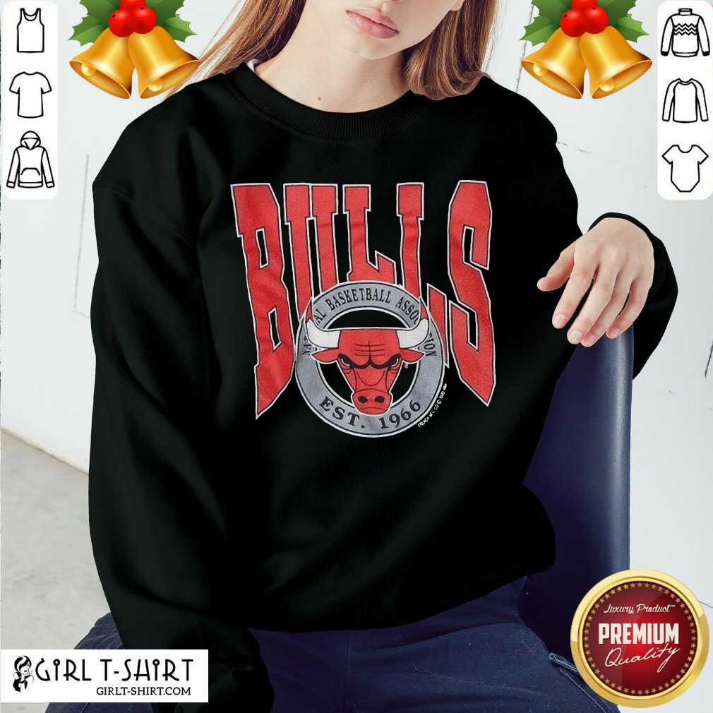 Funny 1990 Chicago Bulls Vintage Trench Basketball Est 1966 Shirt - Image 4