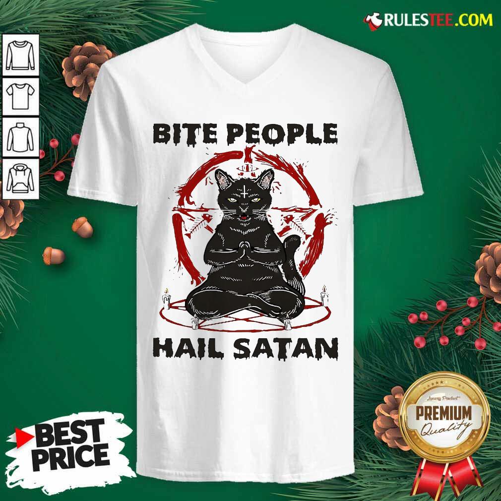 Funny Black Cat Bite People Hail Satan Shirt - Image 3