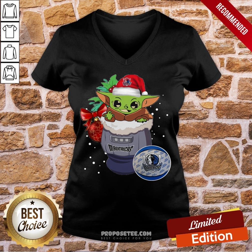 Good Dallas Mavericks Christmas Baby Yoda Star Wars Funny Happy Nba Shirt - Image 3