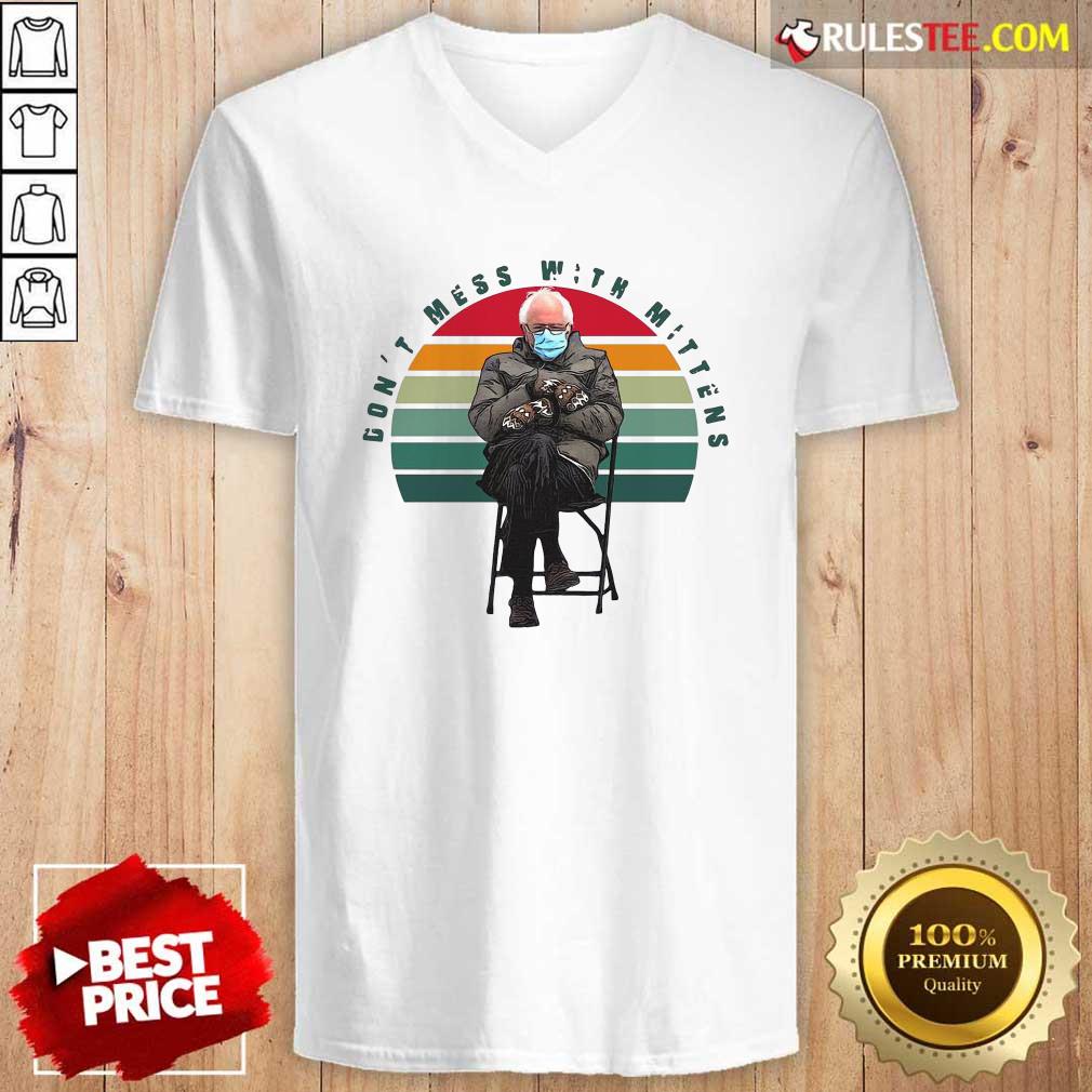 Good The Bernie Sanders Dont Mess With Mittens 2021 Inauguration Vintage Shirt - Image 3