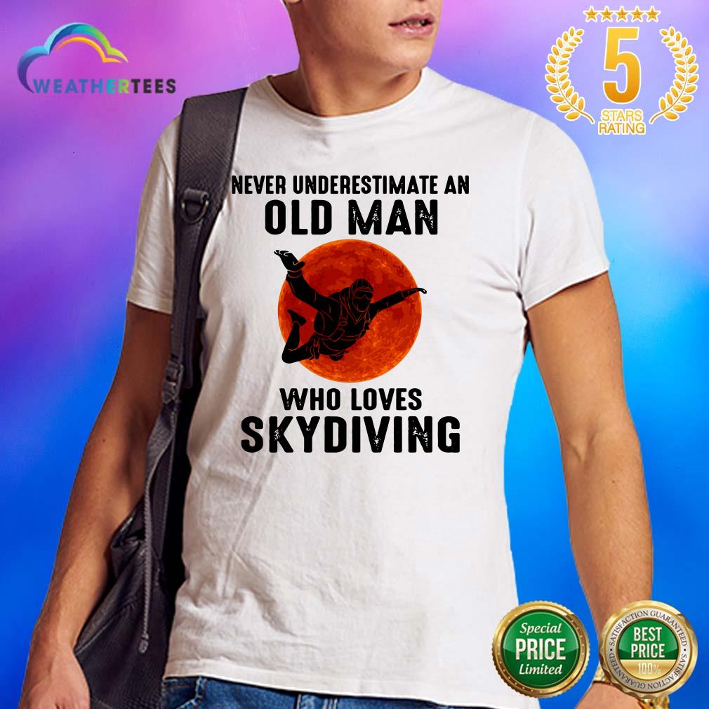 Hot 12 Old Man Loves Skydiving Shirt