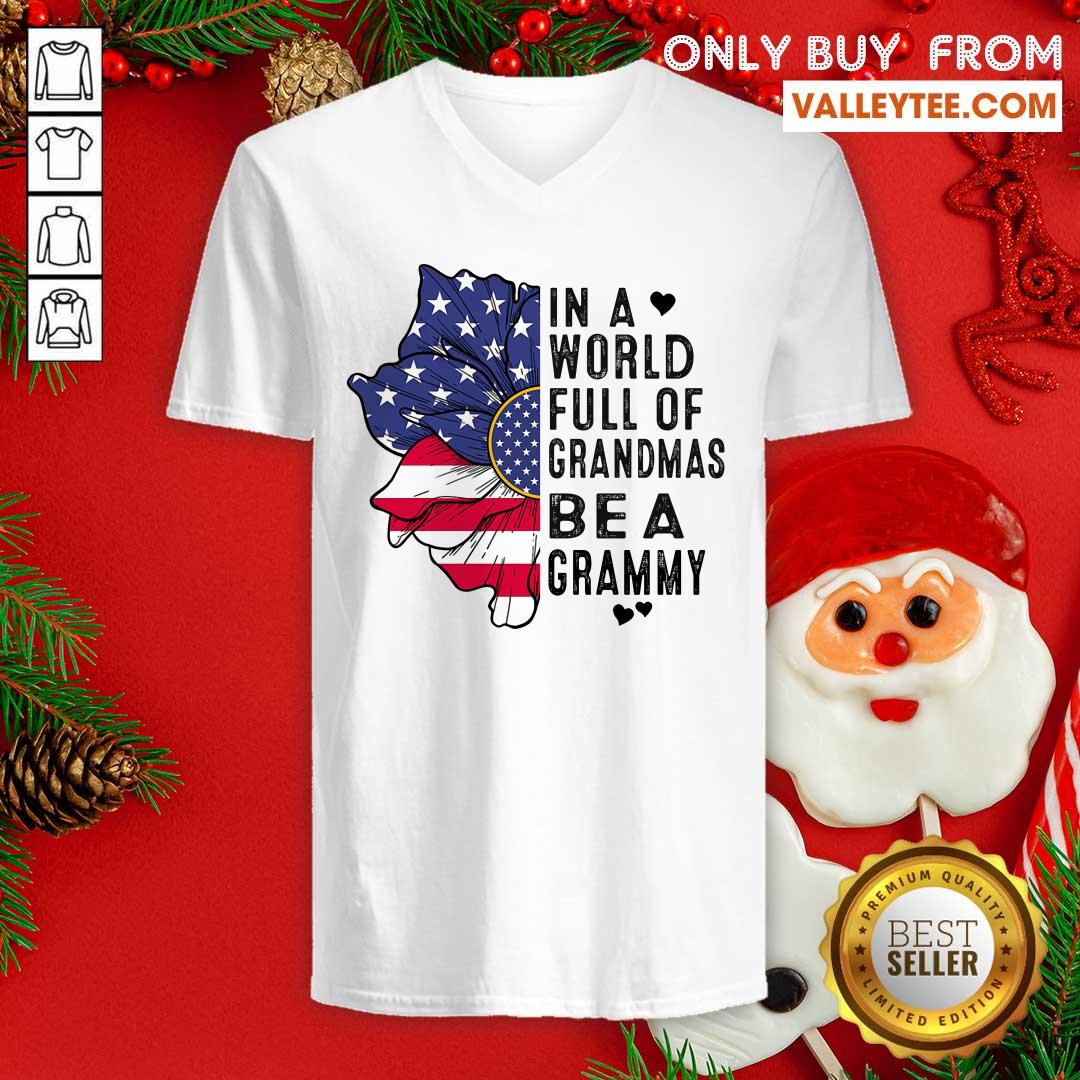 Flower In A World Full Of Grandmas Be A Grammy Shirt - Image 3