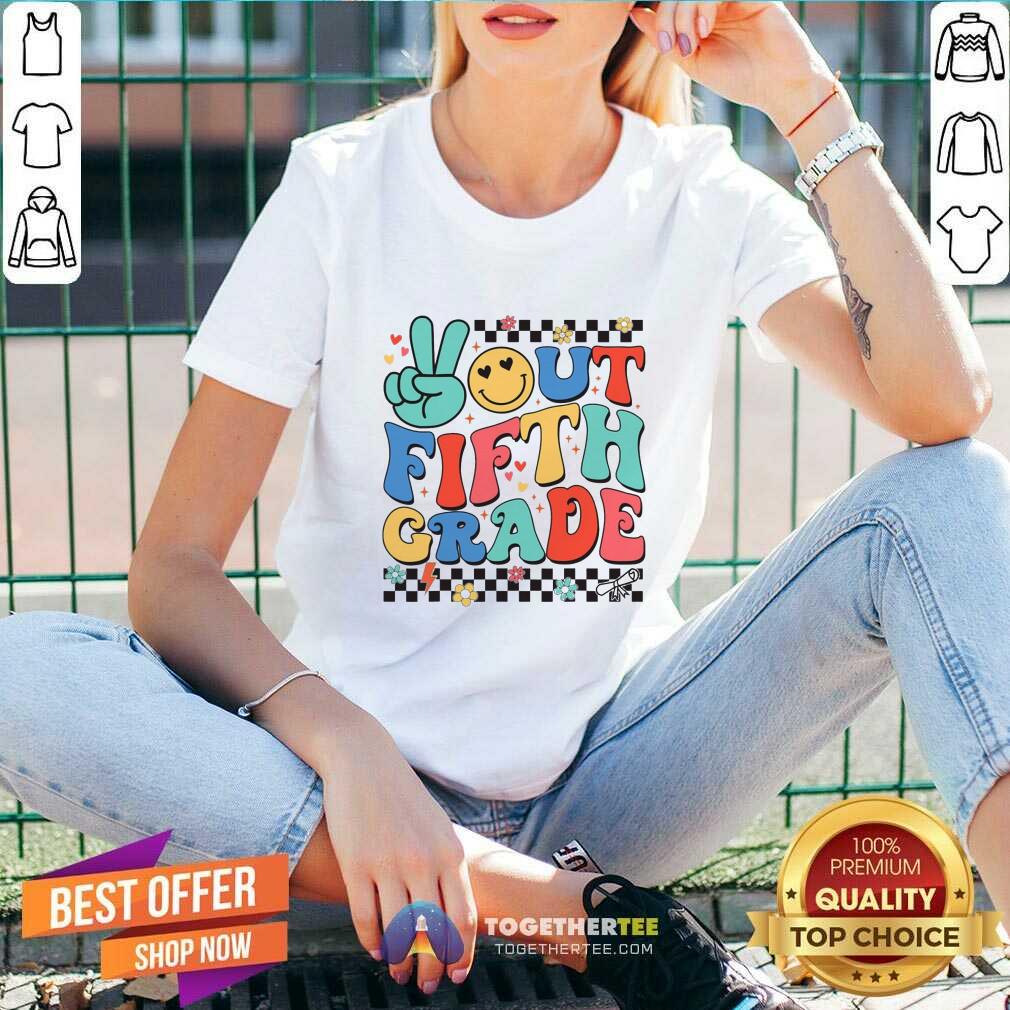 Premium Peace Out 5th Grade Last Day 2024 T-shirt - Image 3