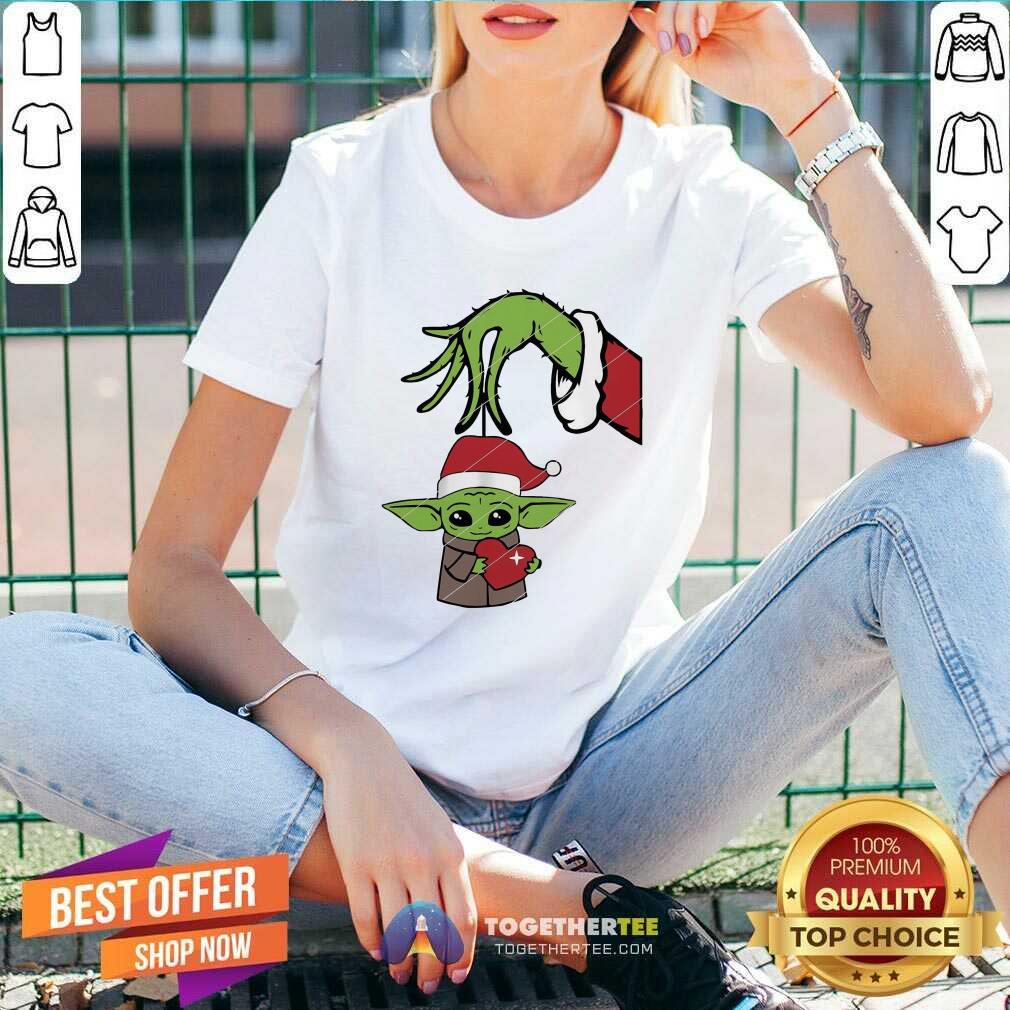 Great Grinch Hand Holding Baby Yoda Hug Heart Shirt - Image 2