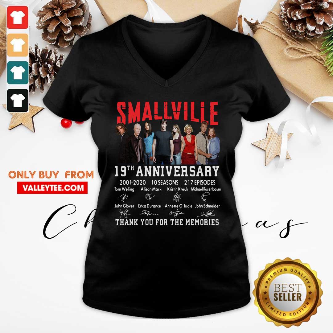 Top Smallville 19th Anniversary 2001 2020 Thank You For The Memories Signature Shirt - Image 3