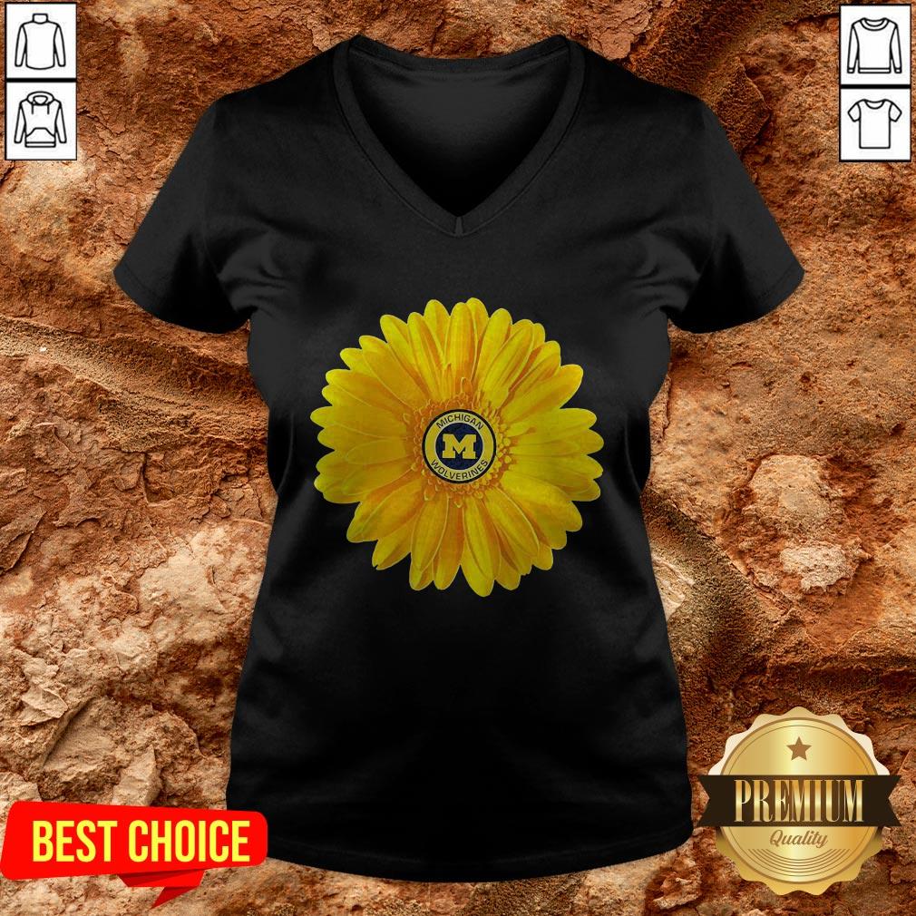 Love Michigan Wolverines Daisy Shirt - Image 2