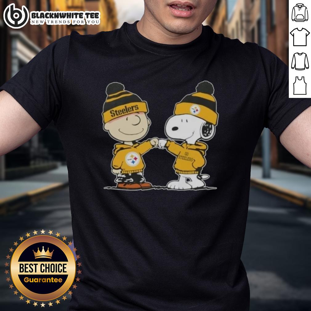Nice Peanuts Charlie Brown Fist Bump Snoopy X Pittsburgh Steelers Football T-Shirt