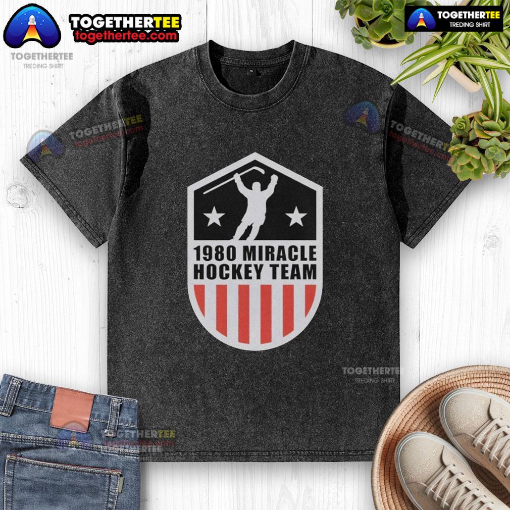 Top 1980 Miracle Hockey Team Vintage USA Hockey Team T-Shirt - Image 6