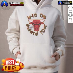 Alternative view of Top A Tribe Called Quest X Chicago Bulls We On Award Tour T-Shirt