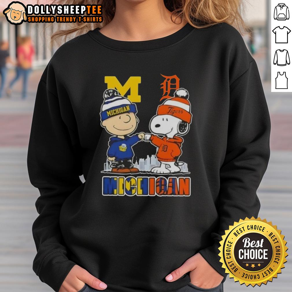Top Snoopy And Charlie Brown Michigan Sports Wolverines X Detroit Tigers Skyline T-Shirt - Image 5