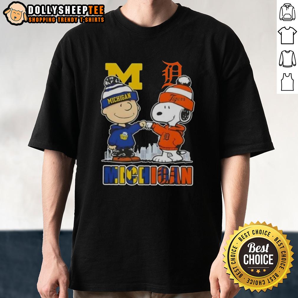 Top Snoopy And Charlie Brown Michigan Sports Wolverines X Detroit Tigers Skyline T-Shirt