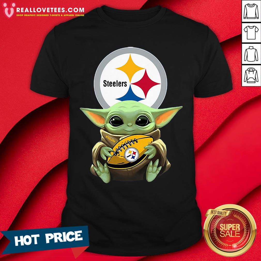 Great Star Wars Baby Yoda Hug Pittsburgh Steelers Shirt