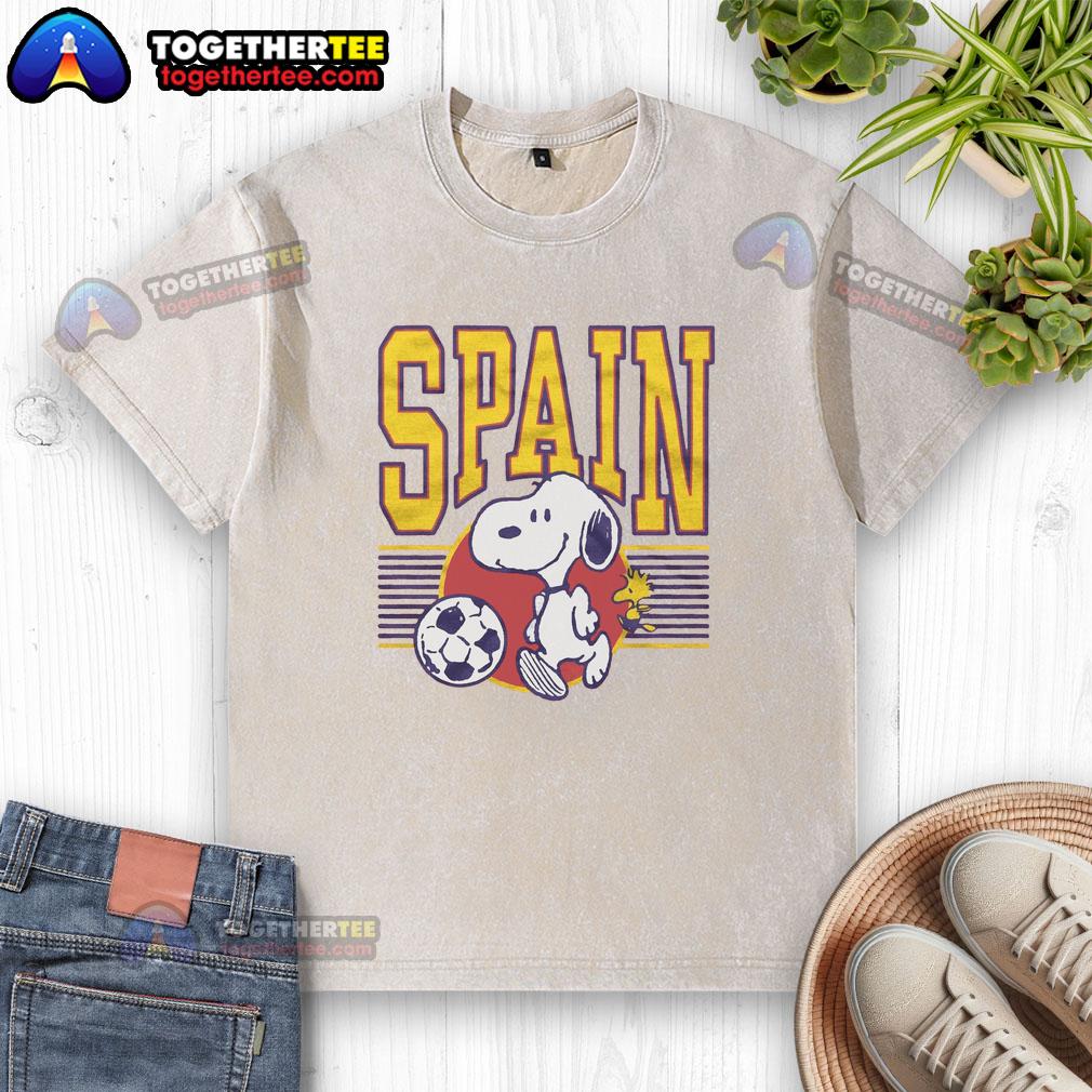 Top Peanuts Snoopy X Spain Soccer T-Shirt - Image 6
