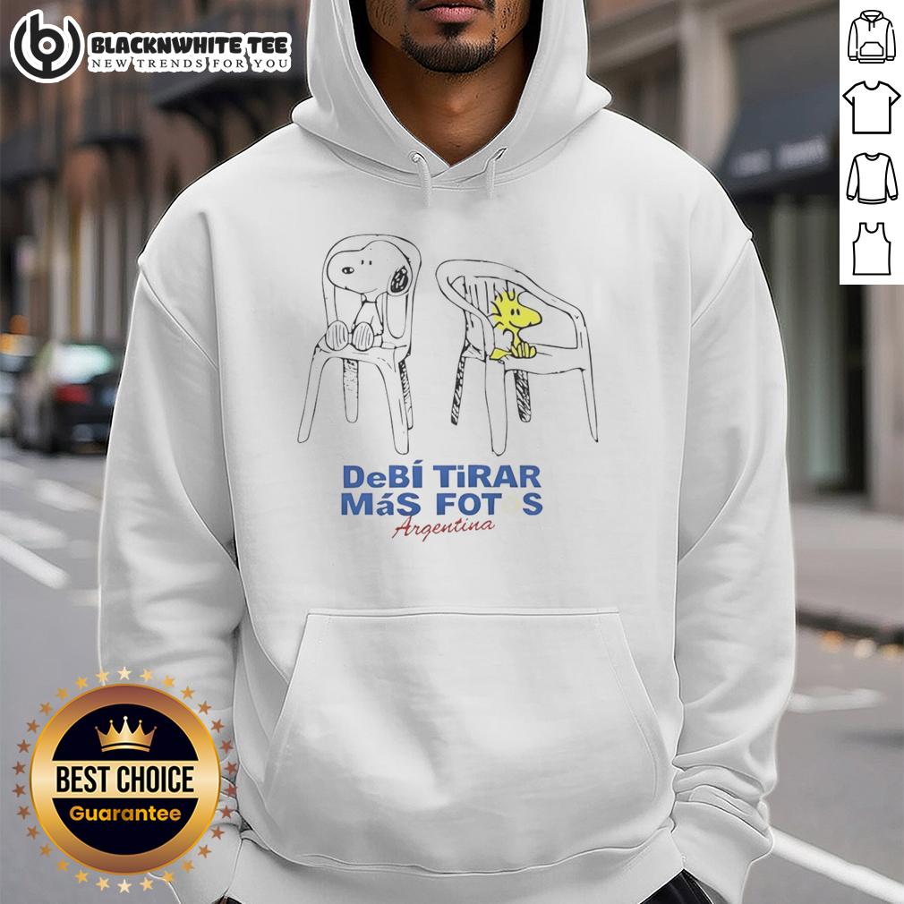Awesome Snoopy And Woodstock Sitting On Chairs Debi Tirar Mas Fotos Argentina T-Shirt - Image 2